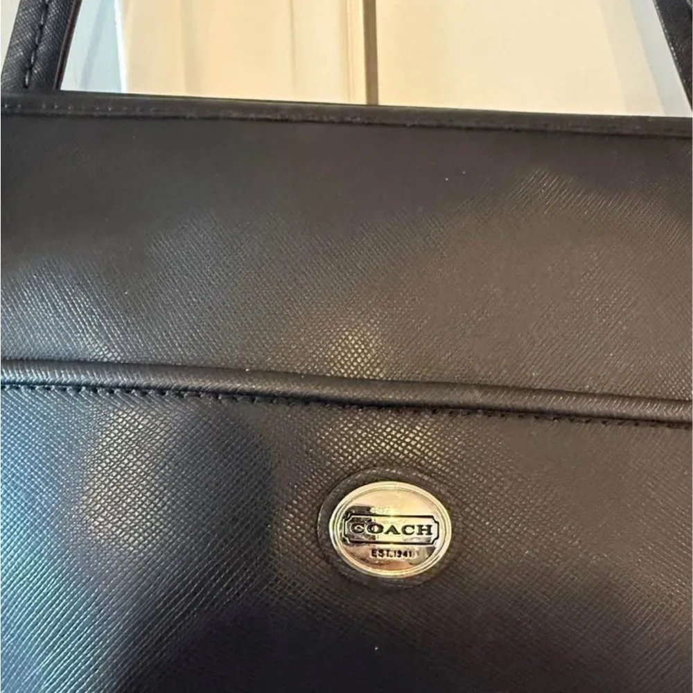 Coach Peyton Black Leather Tote Purse Shoulder Pocket purse - Picture 2 of 6
